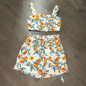 Stunning set. Perfect condition. Coton print. Size s